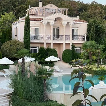 Olympia Villa *