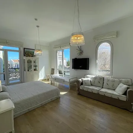 Olympia Villa *