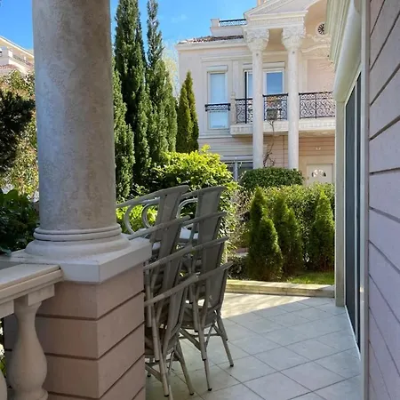 Villa Olympia